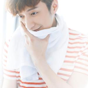 在线播放妃光莉妃ひかり
